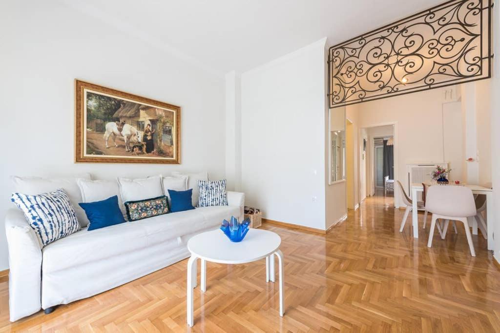 אתונה New! Bright & Remodeled 1Bed Apt 2Min Walk To Acropolis מראה חיצוני תמונה