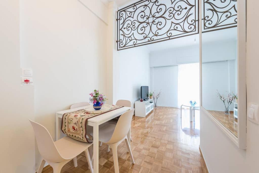 אתונה New! Bright & Remodeled 1Bed Apt 2Min Walk To Acropolis מראה חיצוני תמונה